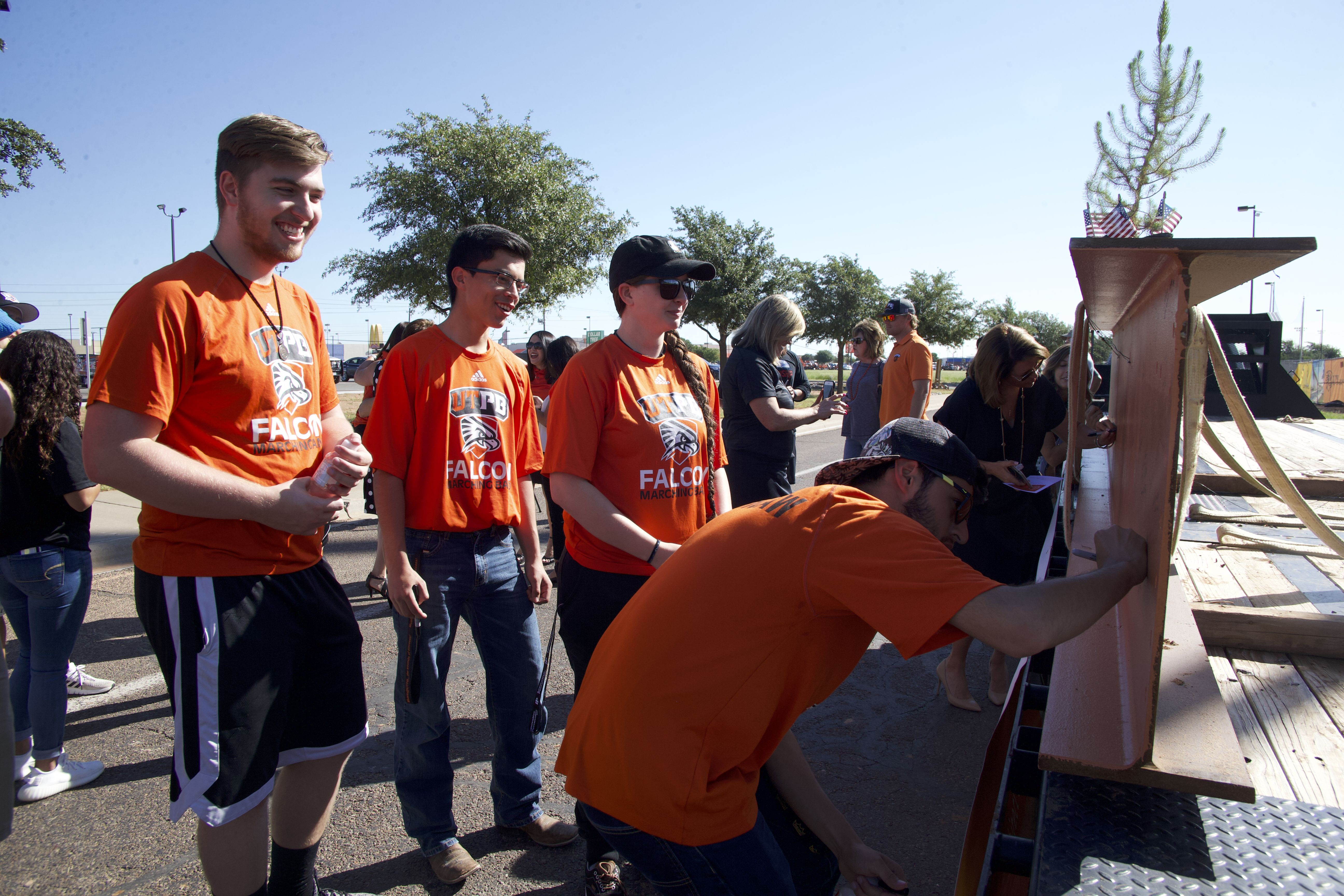 marching band signing beam
