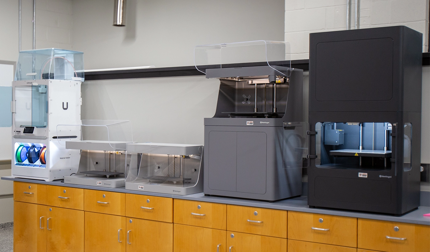 Image of several kinds of 3D printers